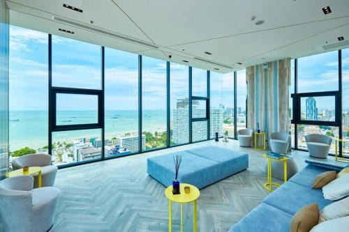 Sea View 2 Bed Room Condo At Central Pattaya