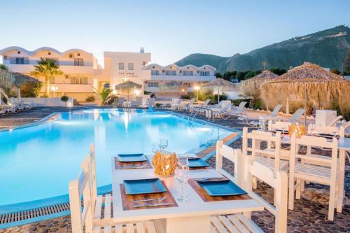Sea View Bay Hotel in Perivolos