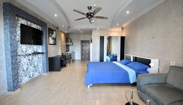 Sea-View Studio with Large Balcony - View Talay 5D