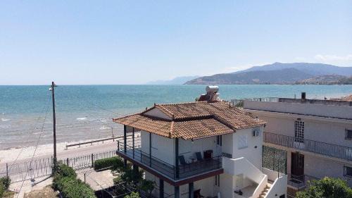 Seaside Appartment Bluethalassa with Garden in Argos
