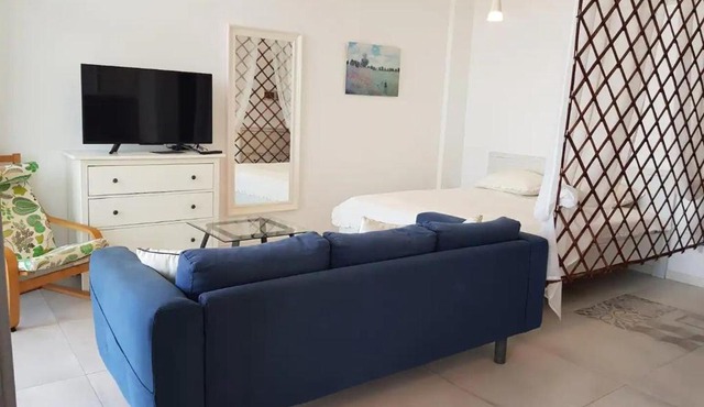 Seaview Modern Studio