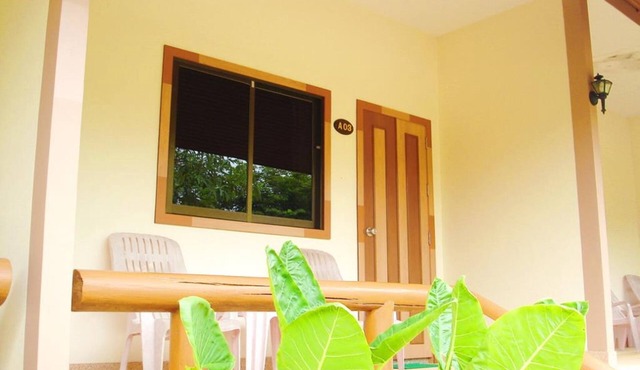 Seaza Hotel in Chumphon
