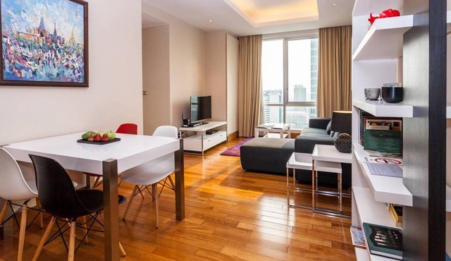 Serviced 2 Bed Sky Villa with View, Pool and BTS