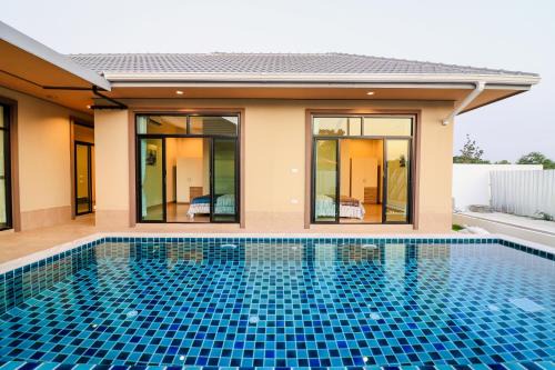 Shirley's Villa 32 泳池四合院