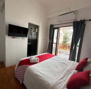 SK Poshtel phuket old town