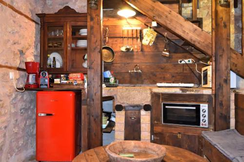 Small Stone Maisonette 1 in Lílaia