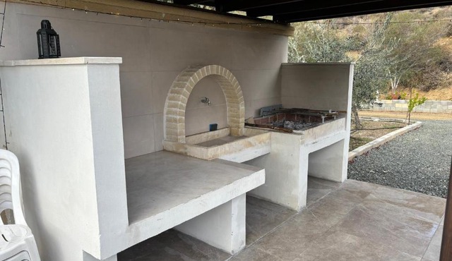 Sofros To Apomero in Ayios Pavlos