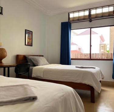Sorya Guesthouse & Dolphin Tours