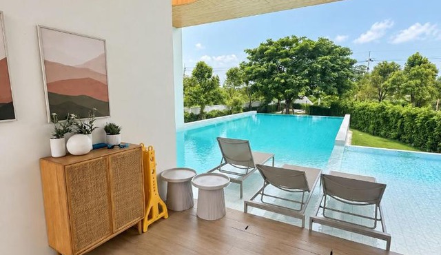 Spacious 3-Bedroom House near Mega bangna and Airport in Bangkok