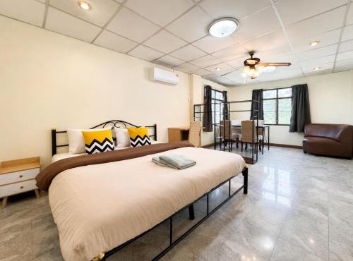 Spacious 3BR Townhouse w Rooftop Near BTS