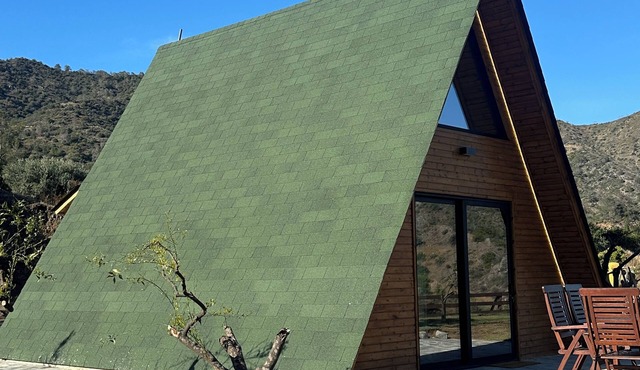 Spacious Mountain Retreat with Outdoor BBQ - Perfect for Gatherings in Limasol
