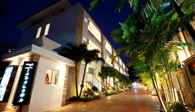 Spacious Wong Amat 4-Bedroom Pool Villa