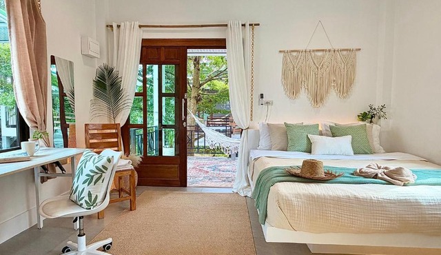 Srithanu Boho Home King Bed
