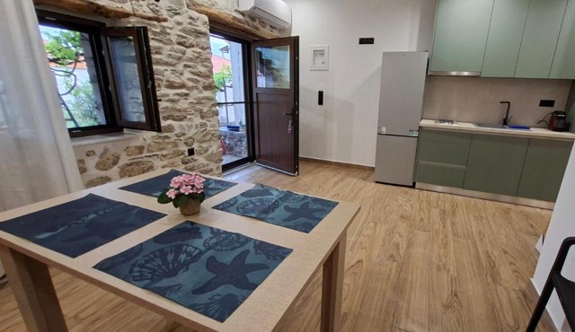 Stamatis & Stamatia stone house