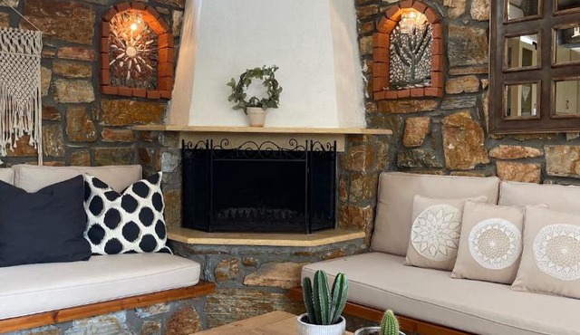 Stone cottage by the Coast of Olympus in Leptokarya