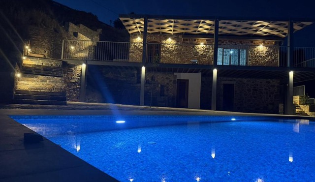 Stone Villa, Infinity Pool & Libyan Sea Views in Agia Galini