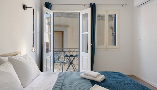 Studio '10' with Private Balcony, Kitchenette, Wi-Fi and Air Conditioning in Ano Symi