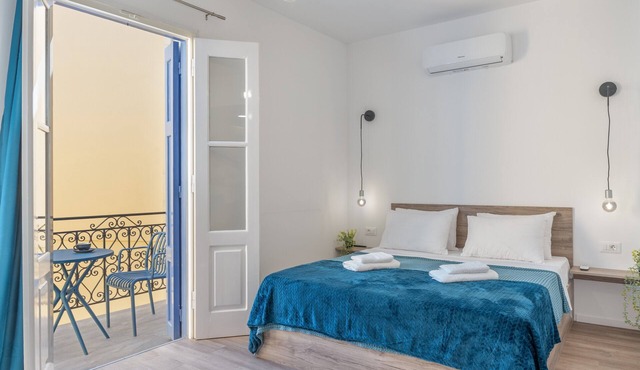 Studio '11' with Private Balcony, Kitchenette, Wi-Fi and Air Conditioning in Ano Symi