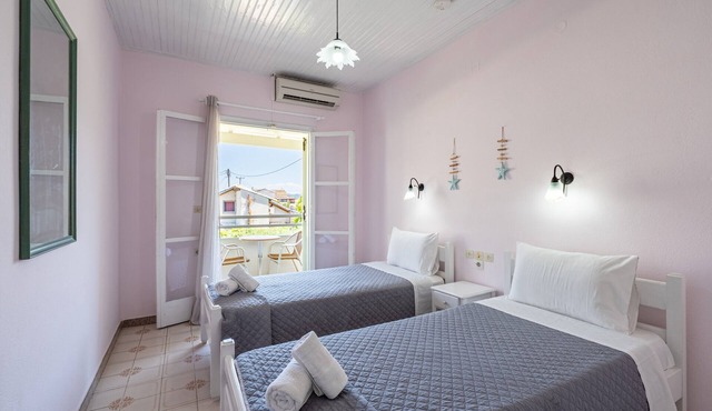 Studio 'Alexandros Studios 8' with Shared Pool, Wi-Fi and Air Conditioning in Roda