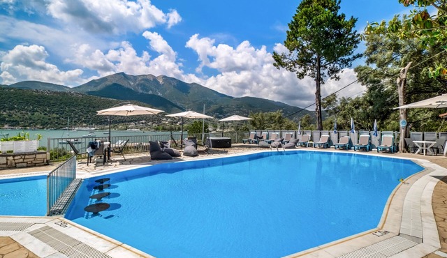 Studio Apartment 'Chakalaka - with Sofa Bed 4' with Mountain View, Wi-Fi and Air Conditioning in Leykada