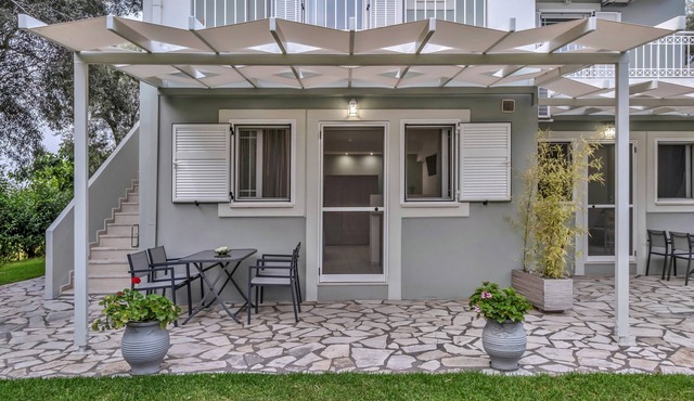 Studio Apartment 'Elaia 3' with Mountain View, Wi-Fi and Air Conditioning in Lefkada