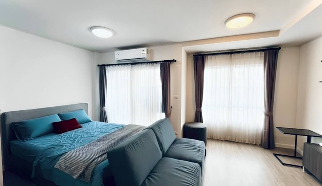 Studio Near Mall Street Parking