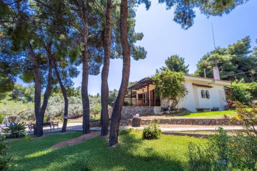 Stunning Evia Sea View Country House in Roïdhítsa