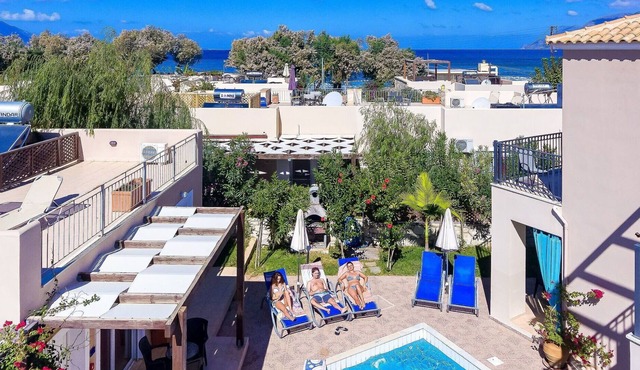 Stunning private villa for 4 guests with pool, A/C, WIFI, TV, terrace, panoramic view and parking