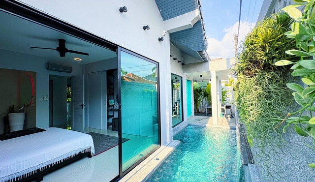 Stylish 3br Pool Villa walk to beautiful NaiYang beach