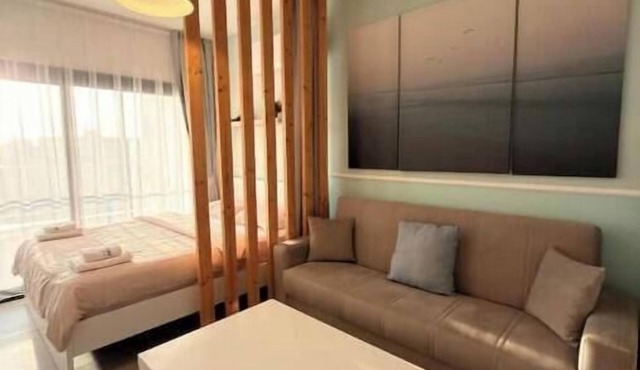 Stylish Studio Apartment with Pool View at Caesar Resort