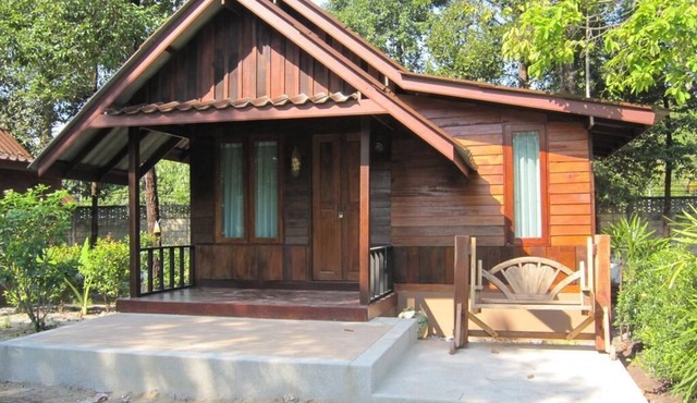 Suitable for families, service with heart, /Natural atmosphere, spacious area