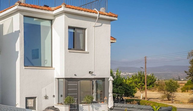 Summer Haven, Polis: Sea & Mountain Views, Roof Terrace in Polis Chrysochous