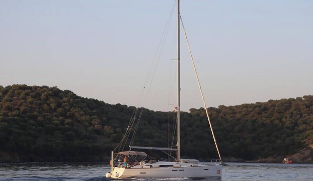 Sun-Kissed Sailing Adventure in the Stunning Sporades Islands in Loutraki