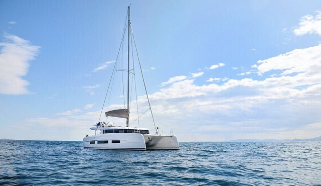 Sun-Kissed Sailing Adventure in Islas Sarónicas