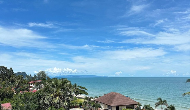 Ocean Front, 1-bedroom Top-Floor Condo in Khanom Beach Thailand