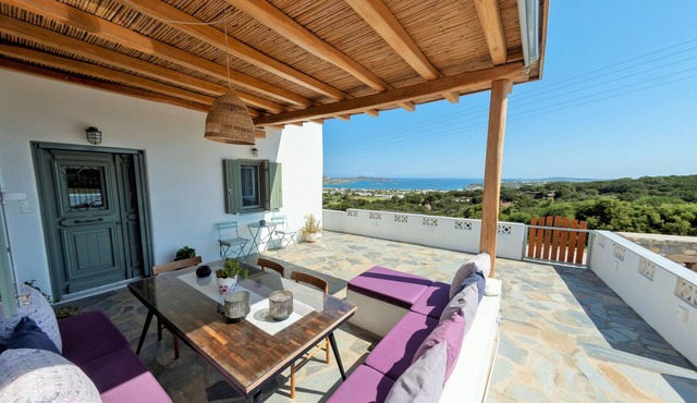 The old barn, Naousa Paros