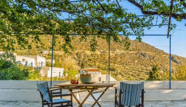 "The Pomegranate House" - Tranquil Retreat