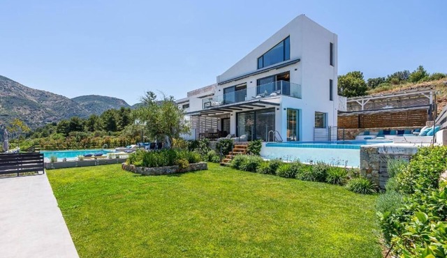 Three-Bedroom Villa in Lefkada