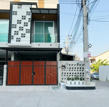Tiwa Thungsao Hatyai
