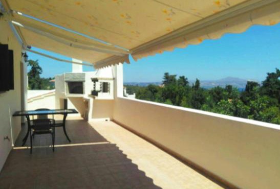 Traditional apartment with view in Douliana Vamos