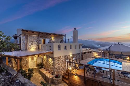 Traditional House with Private Pool