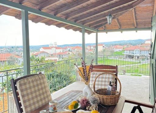 Traditional maisonette just 15' from Kalamata in Kalamata