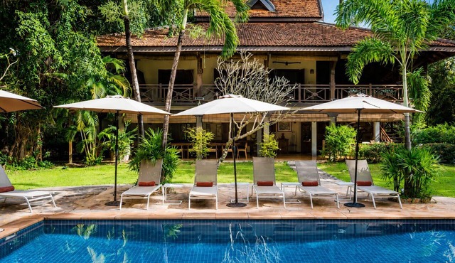 Tropical 4-bedroom villa with private pool in Krong Siem Reap