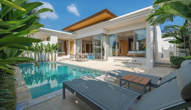 Tropical Holiday Villa Retreat near Bangtao Beach in Choeng Thale