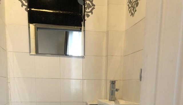 Twin Room ,13-minute walk from Temple of the Emerald Buddha