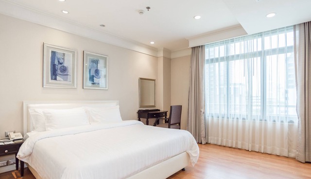 Unique 2 BR nearby Chidlom Center/BTS Chidlom