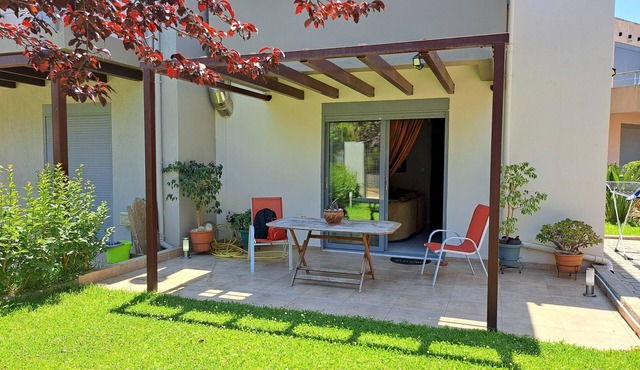 Vacation home with a 100 m² shared pool, 80 m from the sea | Mpouka, Peloponnese in Mpouka