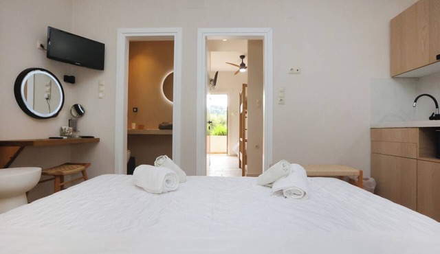 Ventoura Studios & Apartments in Syros