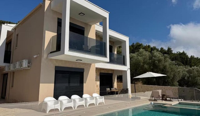 viila before booking, read the rules on the host's profile