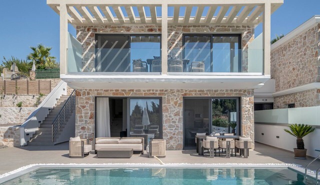 Villa Aurelia-Private Pool, Jacuzzi & Sea Views in Lefkada